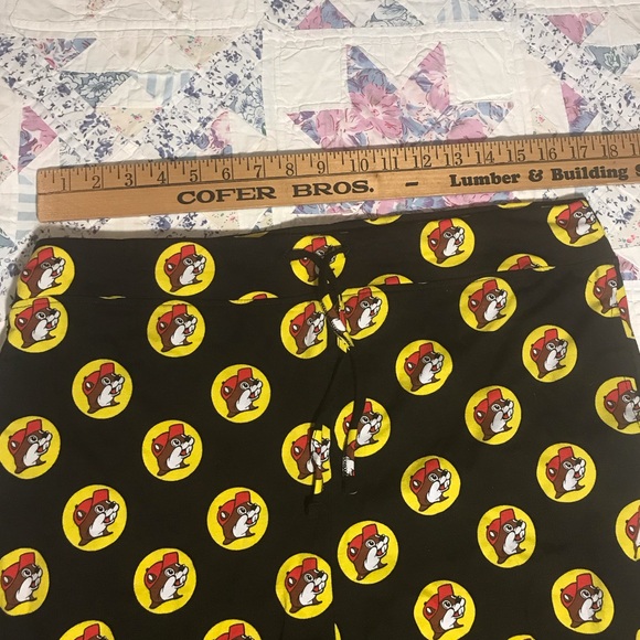 Buc-ee’s lounge pajama pants - Picture 4 of 4